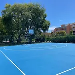 In A Stunning بيبيوني